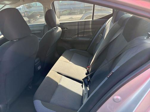 Brilliant Silver Metallic 2025 Nissan Versa 1.6 SV