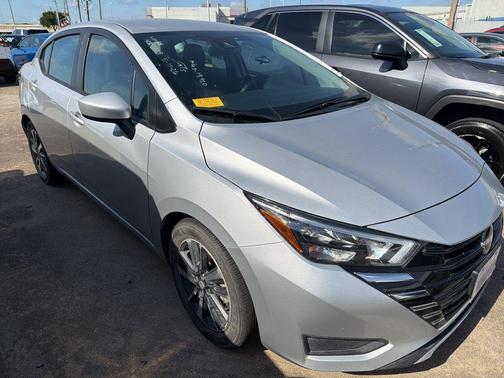 Brilliant Silver Metallic 2025 Nissan Versa 1.6 SV