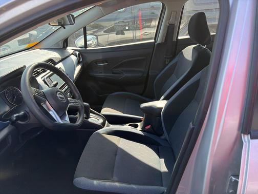 Brilliant Silver Metallic 2025 Nissan Versa 1.6 SV