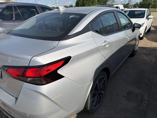 Brilliant Silver Metallic 2025 Nissan Versa 1.6 SV