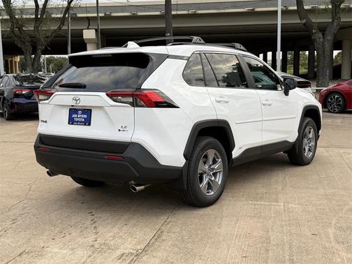 2025 Toyota RAV4 Hybrid LE