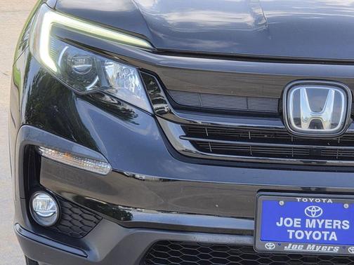 Crystal Black Pearl 2022 Honda Pilot 2WD Special Edition