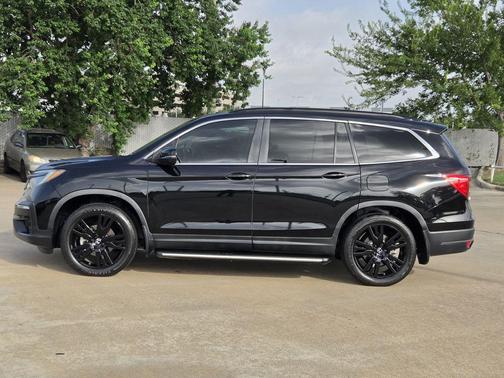Crystal Black Pearl 2022 Honda Pilot 2WD Special Edition