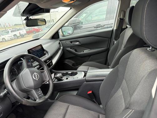 Brilliant Silver Metallic 2025 Nissan Rogue SV