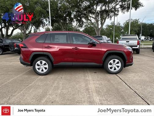 2025 Toyota RAV4 LE