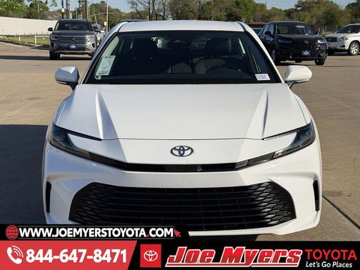 Ice Cap 2025 Toyota Camry LE