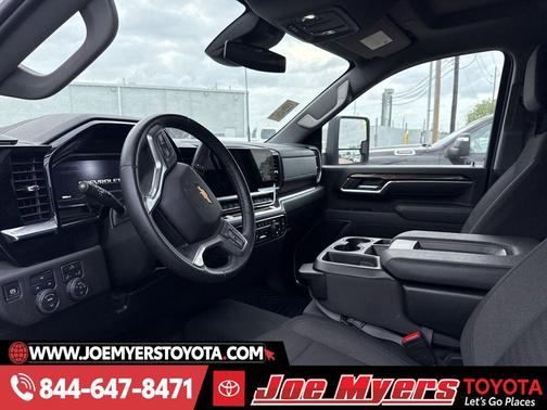 Summit White 2025 Chevrolet Silverado 3500 LT