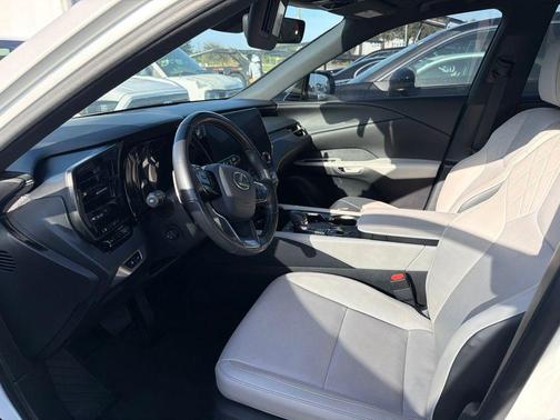 Eminent White Pearl 2023 Lexus RX 350 Premium