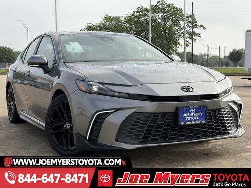 Heavy Metal 2025 Toyota Camry SE