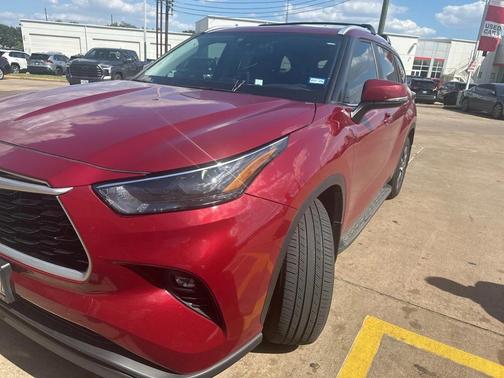 2024 Toyota Highlander XLE