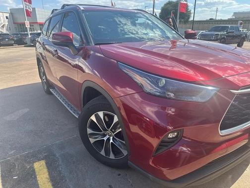 2024 Toyota Highlander XLE