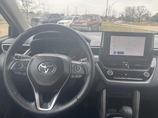 2025 Toyota Corolla Cross LE