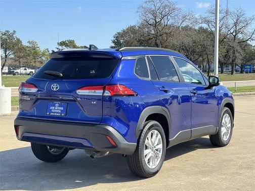 2025 Toyota Corolla Cross LE