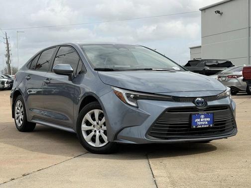 2025 Toyota Corolla Hybrid LE