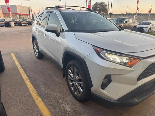 2021 Toyota RAV4 XLE Premium