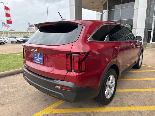 2023 Kia Sorento LX
