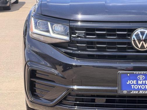 Deep Black 2023 Volkswagen Atlas 3.6L SEL