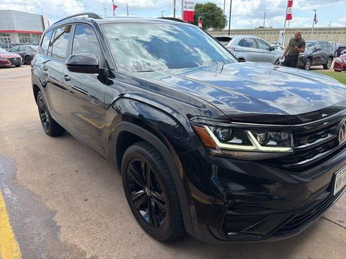Deep Black 2023 Volkswagen Atlas 3.6L SEL