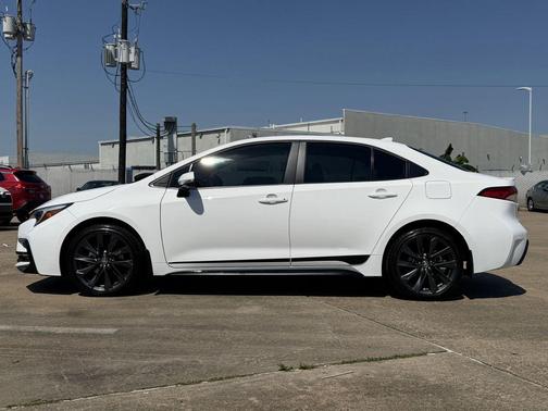 Ice Cap 2025 Toyota Corolla SE