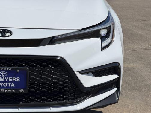 Ice Cap 2025 Toyota Corolla SE