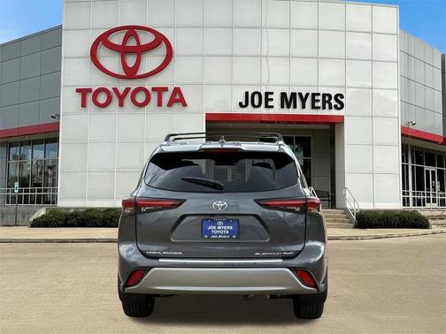 2025 Toyota Highlander Platinum