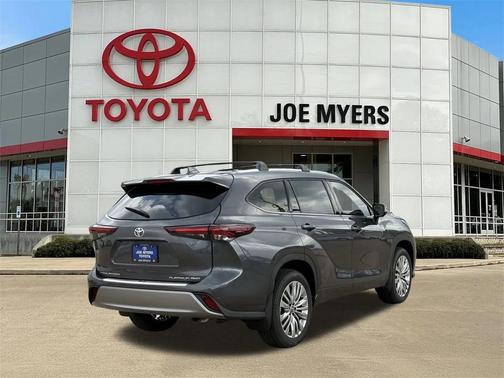 2025 Toyota Highlander Platinum