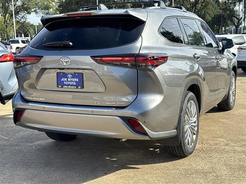 2026 Toyota Highlander Platinum