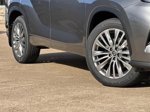 2026 Toyota Highlander Platinum