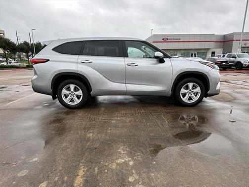 2023 Toyota Highlander LE