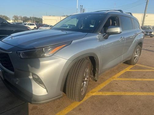 2024 Toyota Highlander XLE