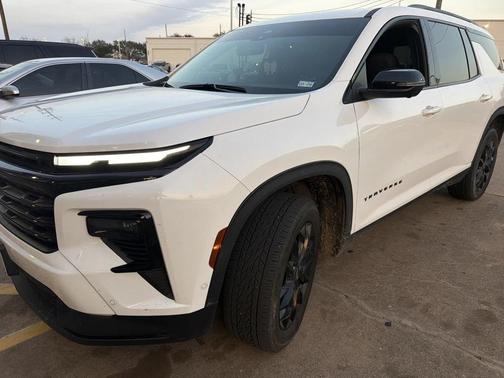 2024 Chevrolet Traverse LT