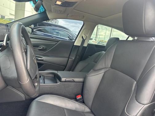 2023 Lexus ES 350 Base