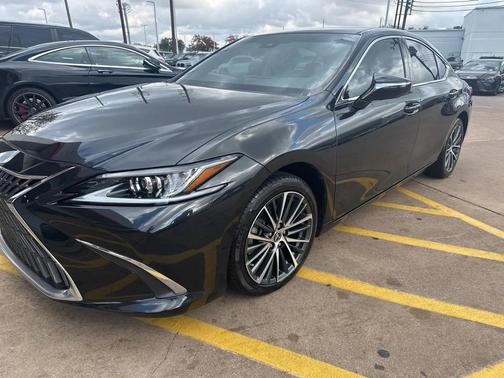 2023 Lexus ES 350 Base