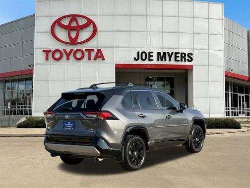 2023 Toyota RAV4 Hybrid SE