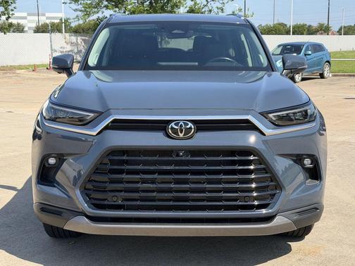 Cloud 2024 Toyota Grand Highlander Limited