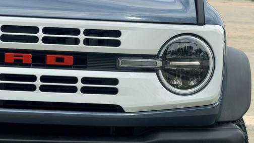Azure Gray Metallic Tri-Coat 2025 Ford Bronco Heritage Edition