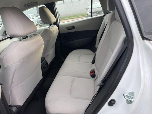 Pearl 2024 Toyota Corolla Cross L