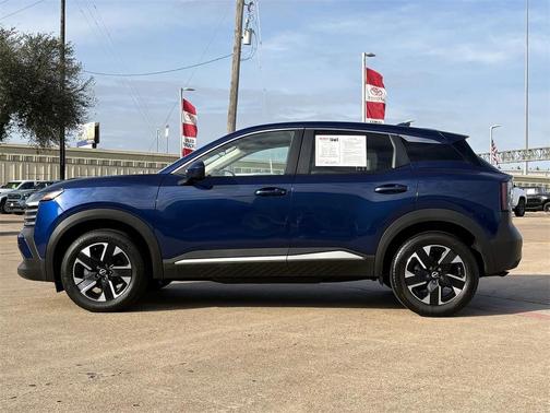 2025 Nissan Kicks SV