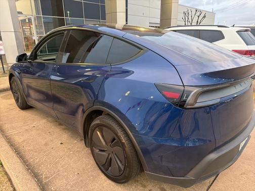 2026 Tesla Model Y Standard Rear-Wheel Drive