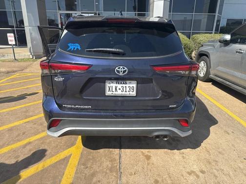 2022 Toyota Highlander XSE