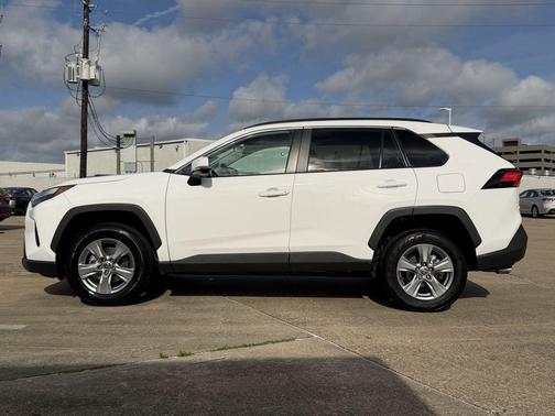 Ice 2024 Toyota RAV4 XLE