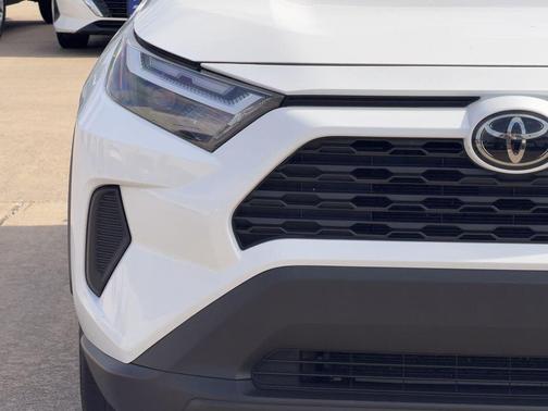 Ice 2024 Toyota RAV4 XLE
