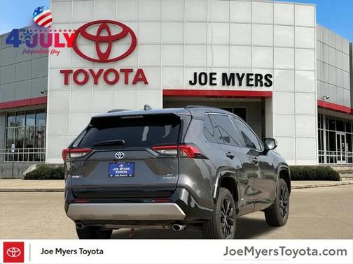 2023 Toyota RAV4 Hybrid SE