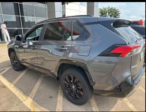 2023 Toyota RAV4 Hybrid SE