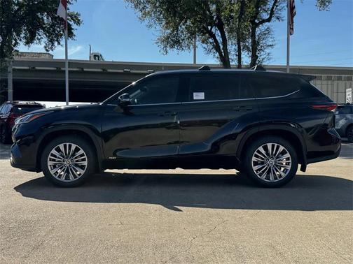 2026 Toyota Highlander Hybrid Platinum