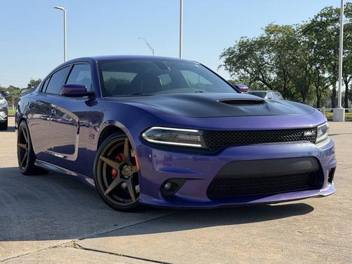 Plum Crazy Pearlcoat 2016 Dodge Charger R/T Scat Pack