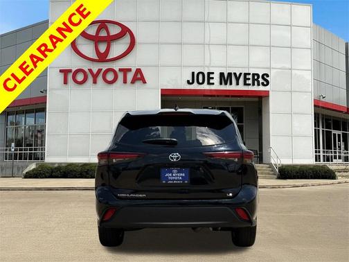 2024 Toyota Highlander LE