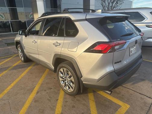 2024 Toyota RAV4 XLE Premium