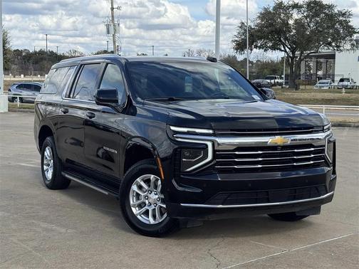 2025 Chevrolet Suburban LT