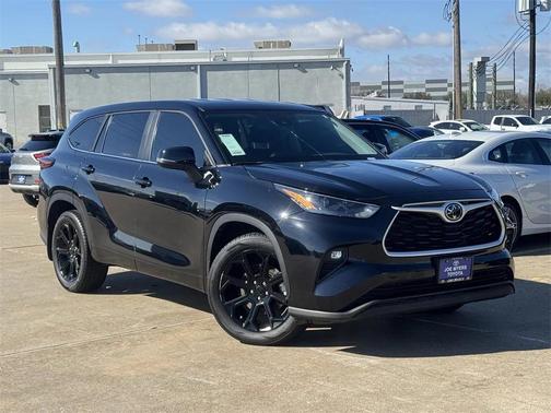2023 Toyota Highlander LE